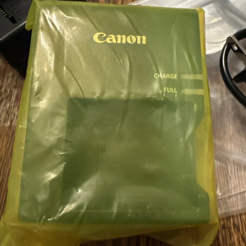 Battery Charger LC-E10C for Canon